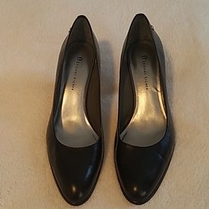 Etienne Aigner size 8 black pumps